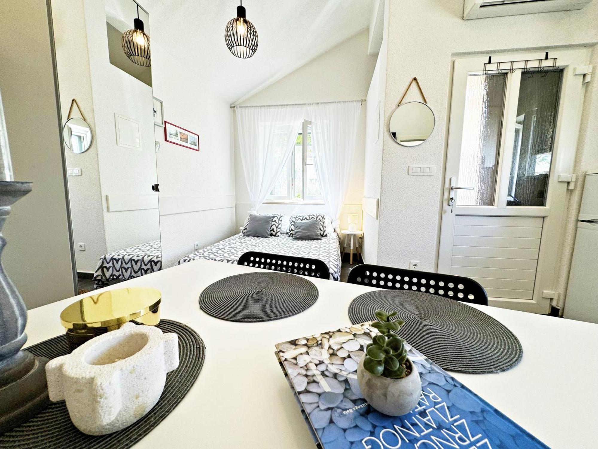 Studio Apartment Matoni Postira Zewnętrze zdjęcie