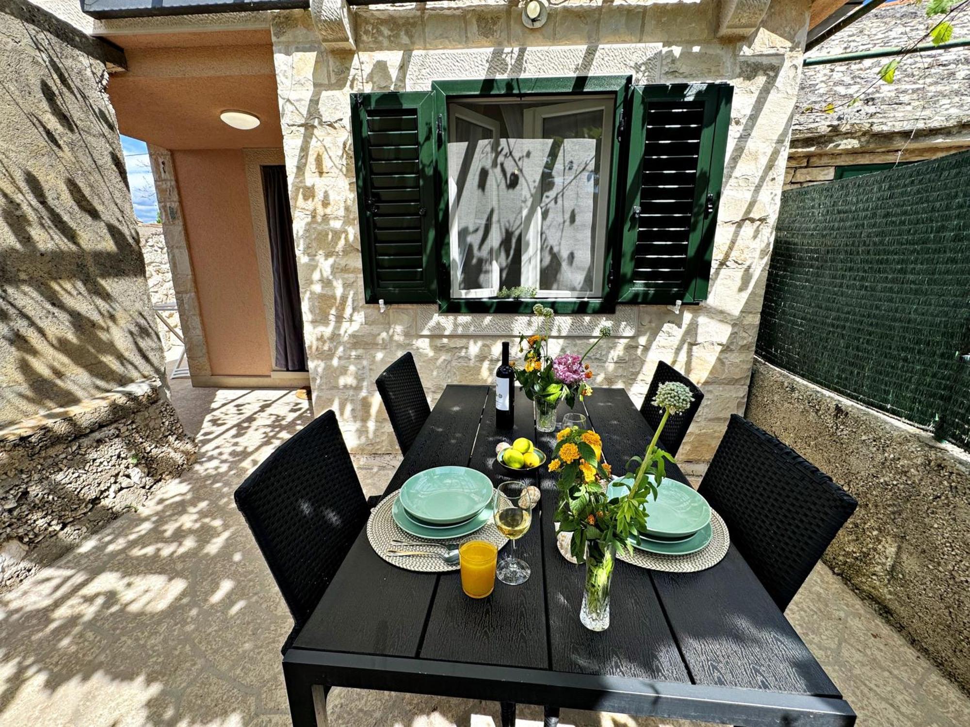 Studio Apartment Matoni Postira Zewnętrze zdjęcie