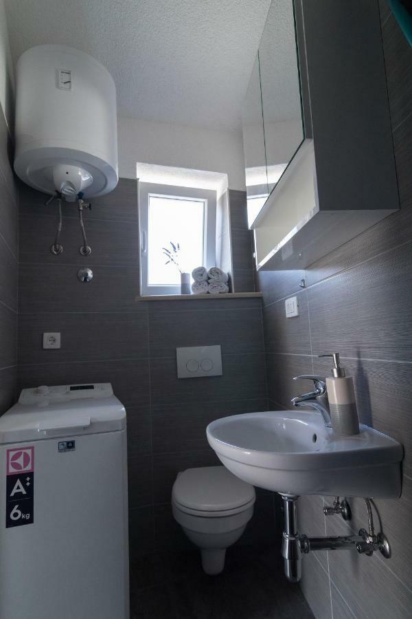 Studio Apartment Matoni Postira Zewnętrze zdjęcie